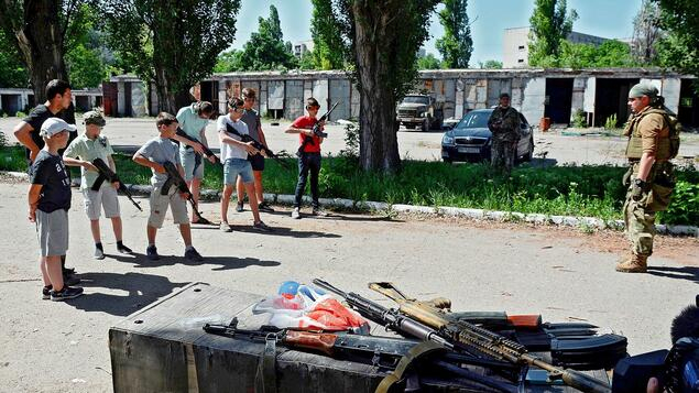 Ard-Reportage Aus Der Ukraine: Die Opfer Des Krieges - Medien bestimmt für Ukraine Krieg Kinder Bilder