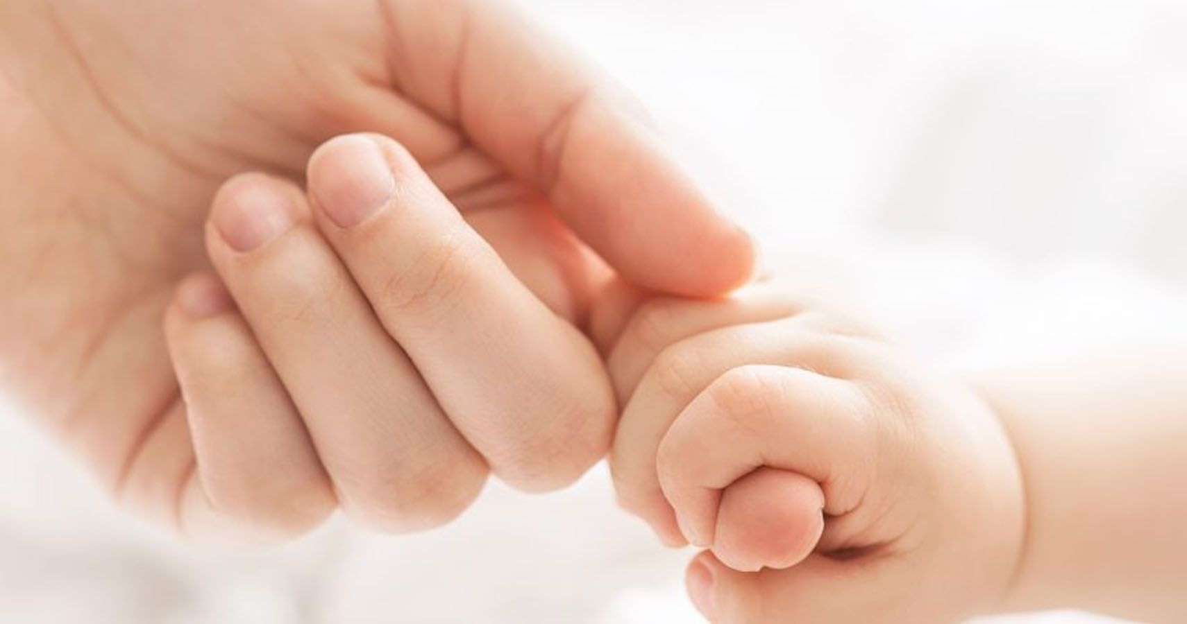Babies Get Their Information From Touch Before Any Other Senses Develop innen Hand Mund Fuß Krankheit Kinder Bilder