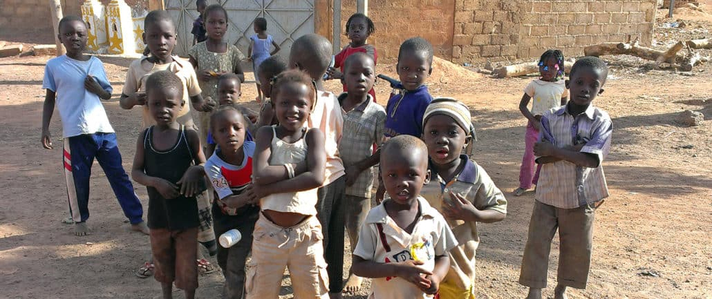 Bildung Als Oberstes Ziel: Die Kinder Wollen In Die Schule Gehen für Kinder Bilder Diesseits Von Afrika