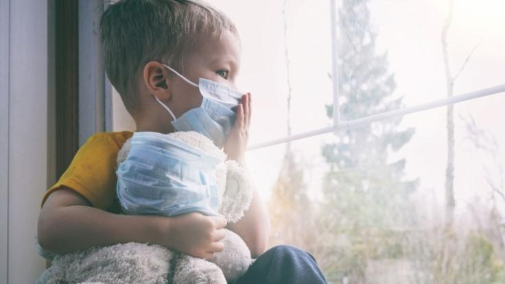 Coronavirus-News: Sind Kinder Nicht Ansteckend? Infiziertes Kind Mit bestimmt für Hautausschlag Corona Kinder Bilder
