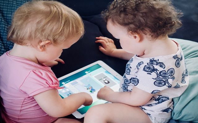 Die Debatte: Wie Wirken Sich Digitale Medien Auf Unsere Kinder Aus? bei Kinder Foto App