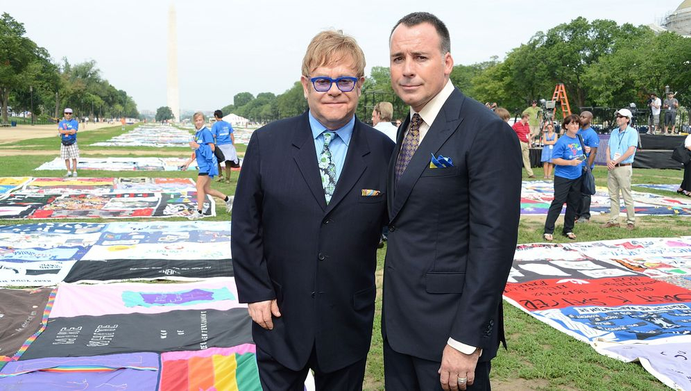 Elton John Erwartet Schwere Kindheit Für Seinen Sohn - Der Spiegel über Elton John Kinder Bilder