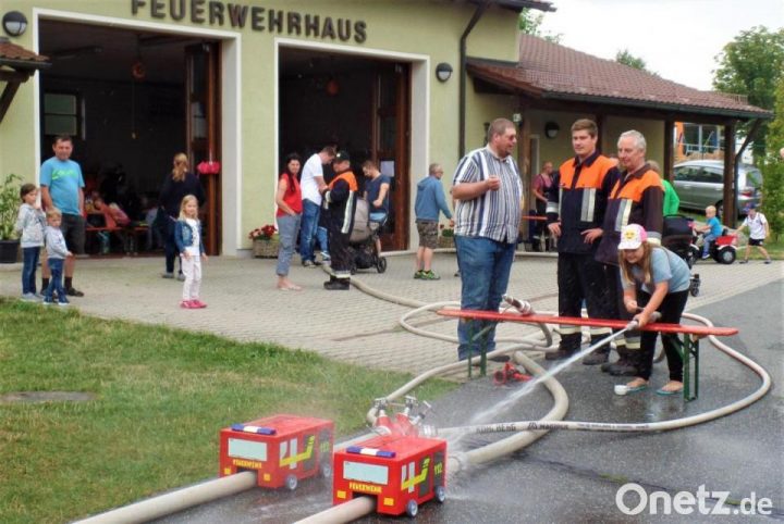 Feuerwehr Erfüllt Kinderwünsche | Onetz verwandt mit Kinder Bild Feuerwehr