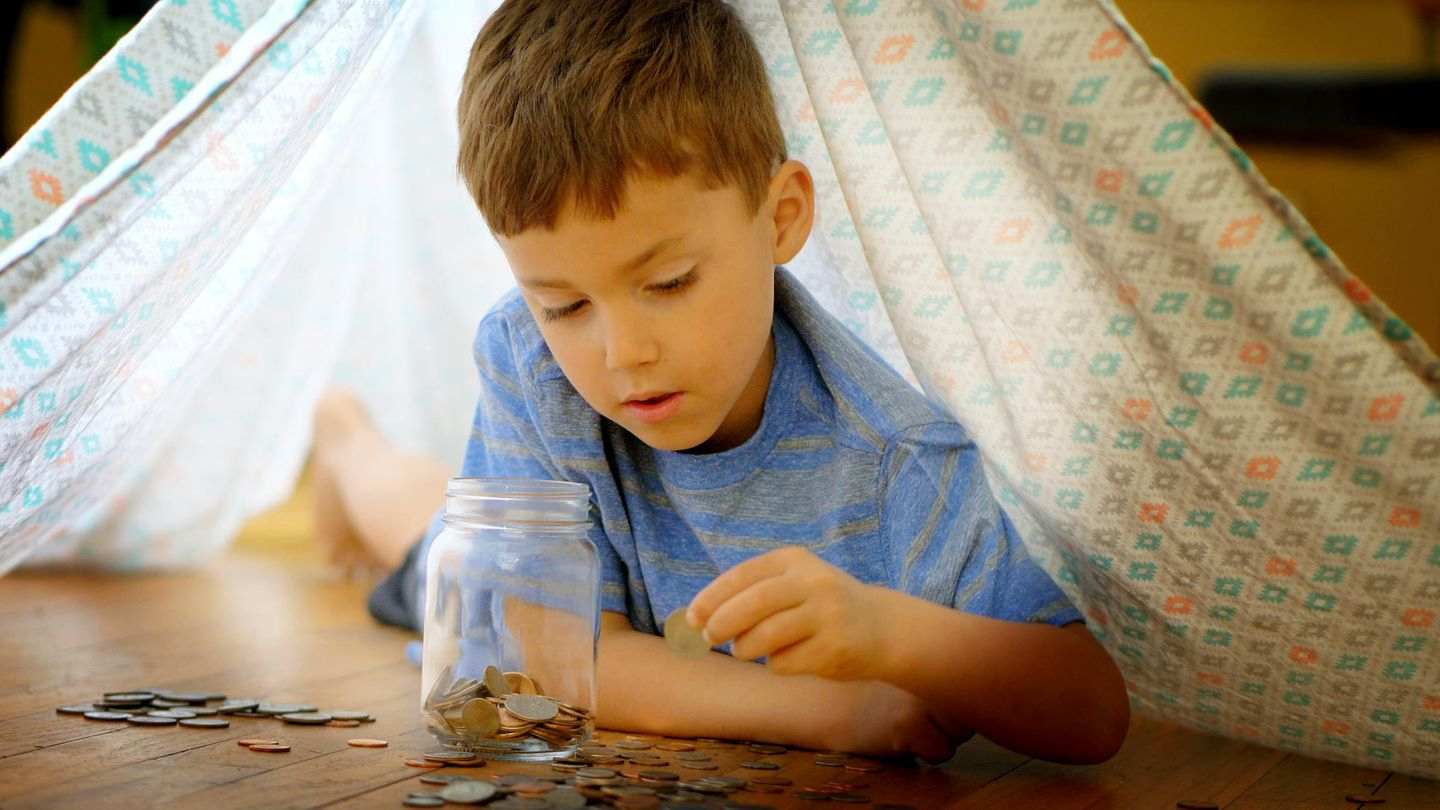 Finanzen: Diese Dinge Sollten Kinder In Sachen Geld Von Ihren Eltern mit Kinder Bilder Mittels Reden,