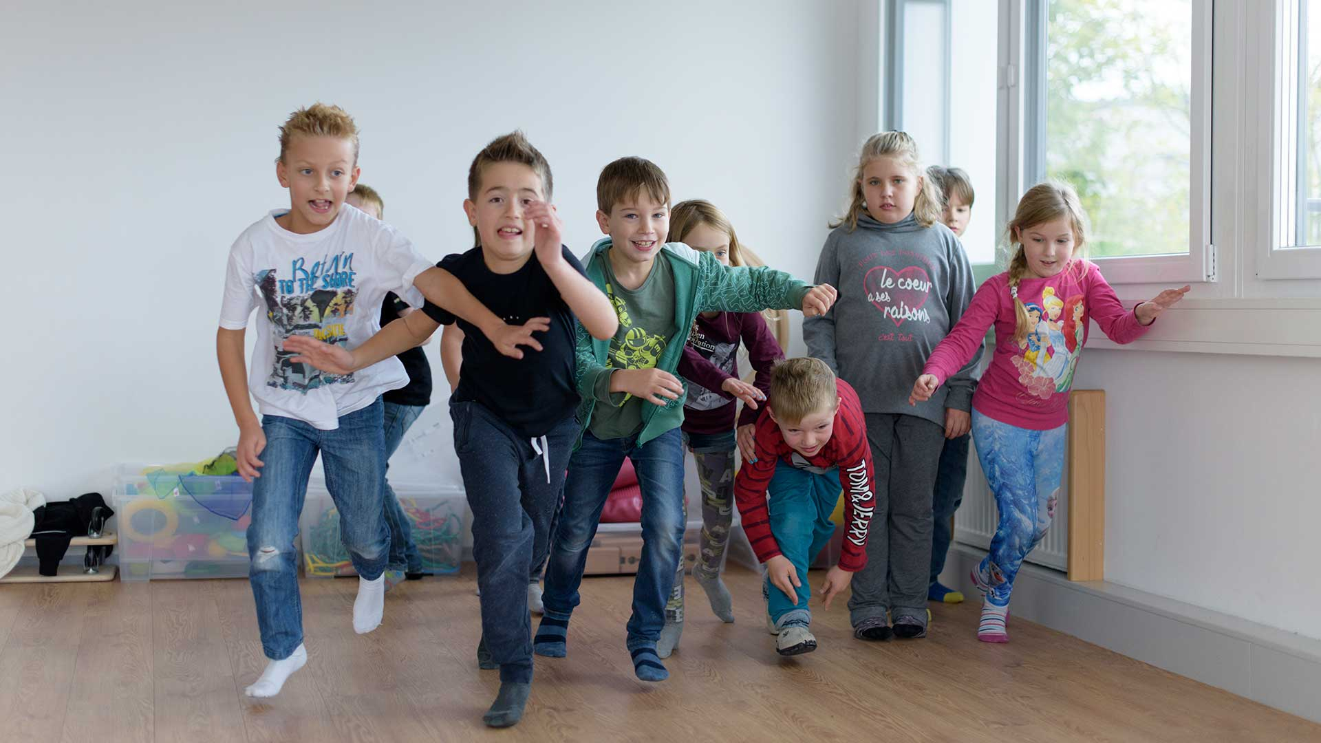 Fs-Kinder-Bewegung - Bel Privatschule in Bewegung Kinder Bilder