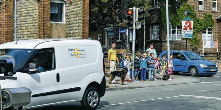 Grevesmühlen - Rotsünder Gefährden Kinder Auf Dem Schulweg - Ln innen Kinder Bilder Entgegen Der Fahrtrichtung