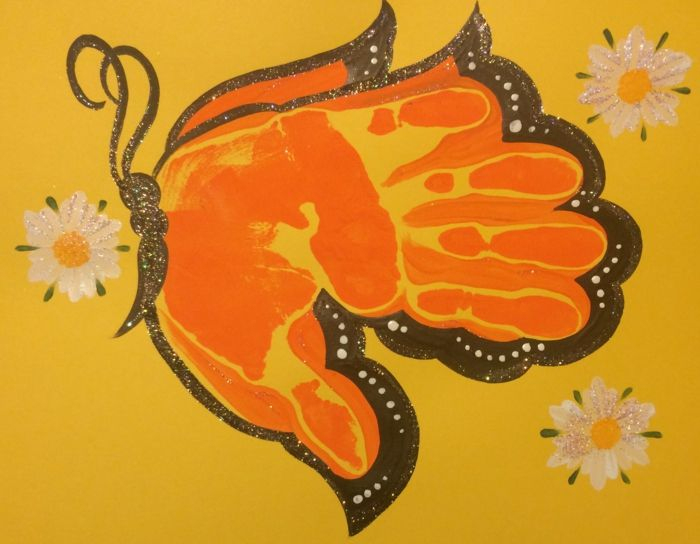 Handabdruck Bilder Ein Fliegender Schmetterling | Handabdrücke Basteln in Kinder Fußabdruck Bilder