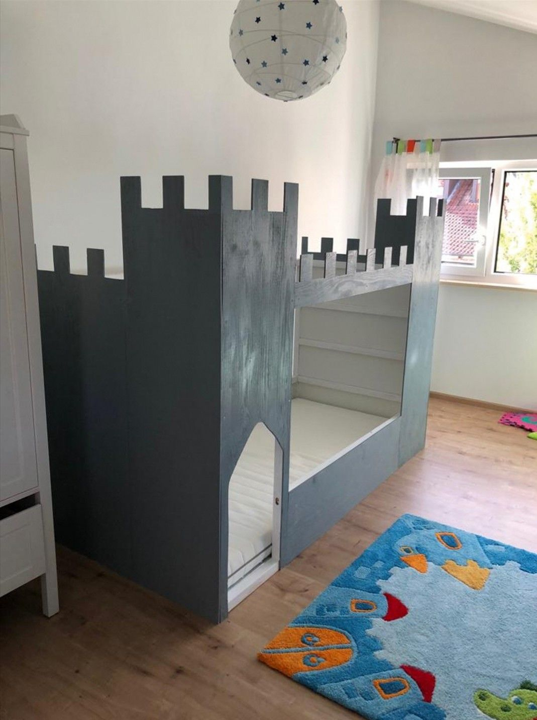 Ikea Kura Umgebaut Zu Einer Kleinen Ritterburg | Kinder Zimmer über Kinder Bilder Ikea
