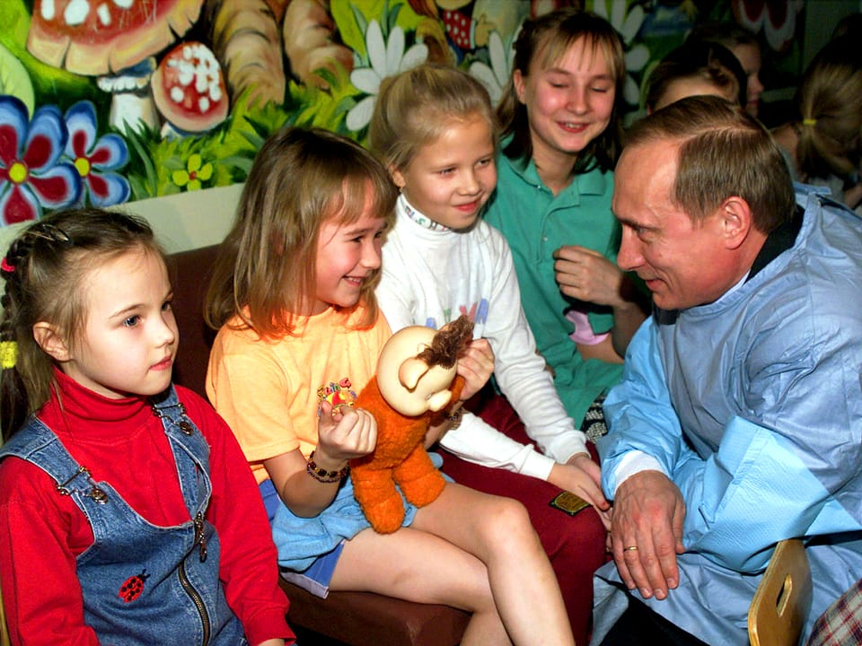 International - Putin: «Sind Die Dort Jetzt Völlig Bescheuert Geworden über Bilder Kinder Ukraine