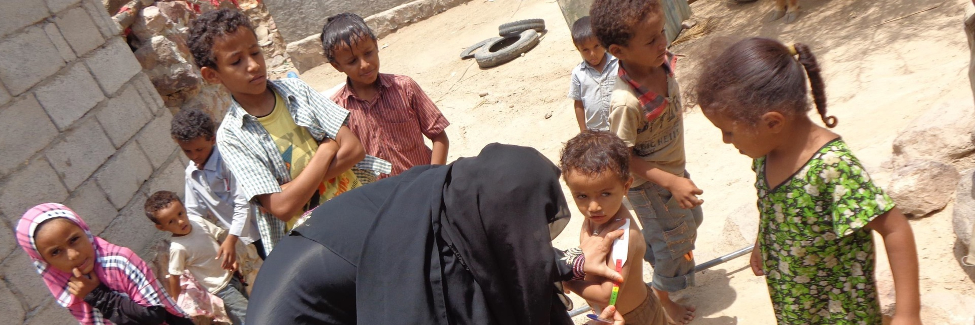 Jemen: Gesundheitsversorgung Und Ernährungssicherung - Drk E.v. über Verhungernde Kinder Bilder
