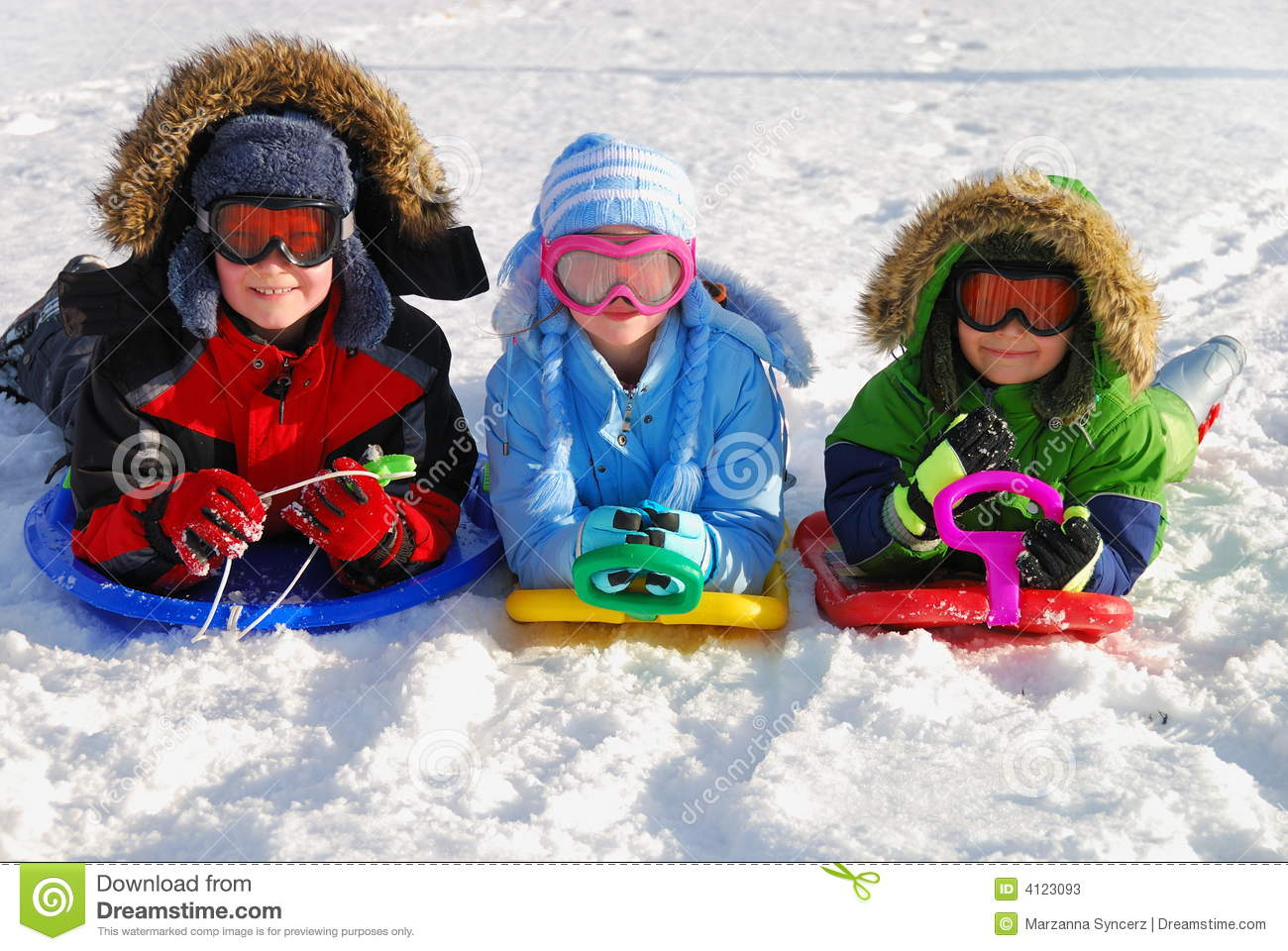 Kinder Auf Schlitten Im Schnee Stockbild - Bild Von Brüder, Bros: 4123093 für Kinder Im Schnee Bilder
