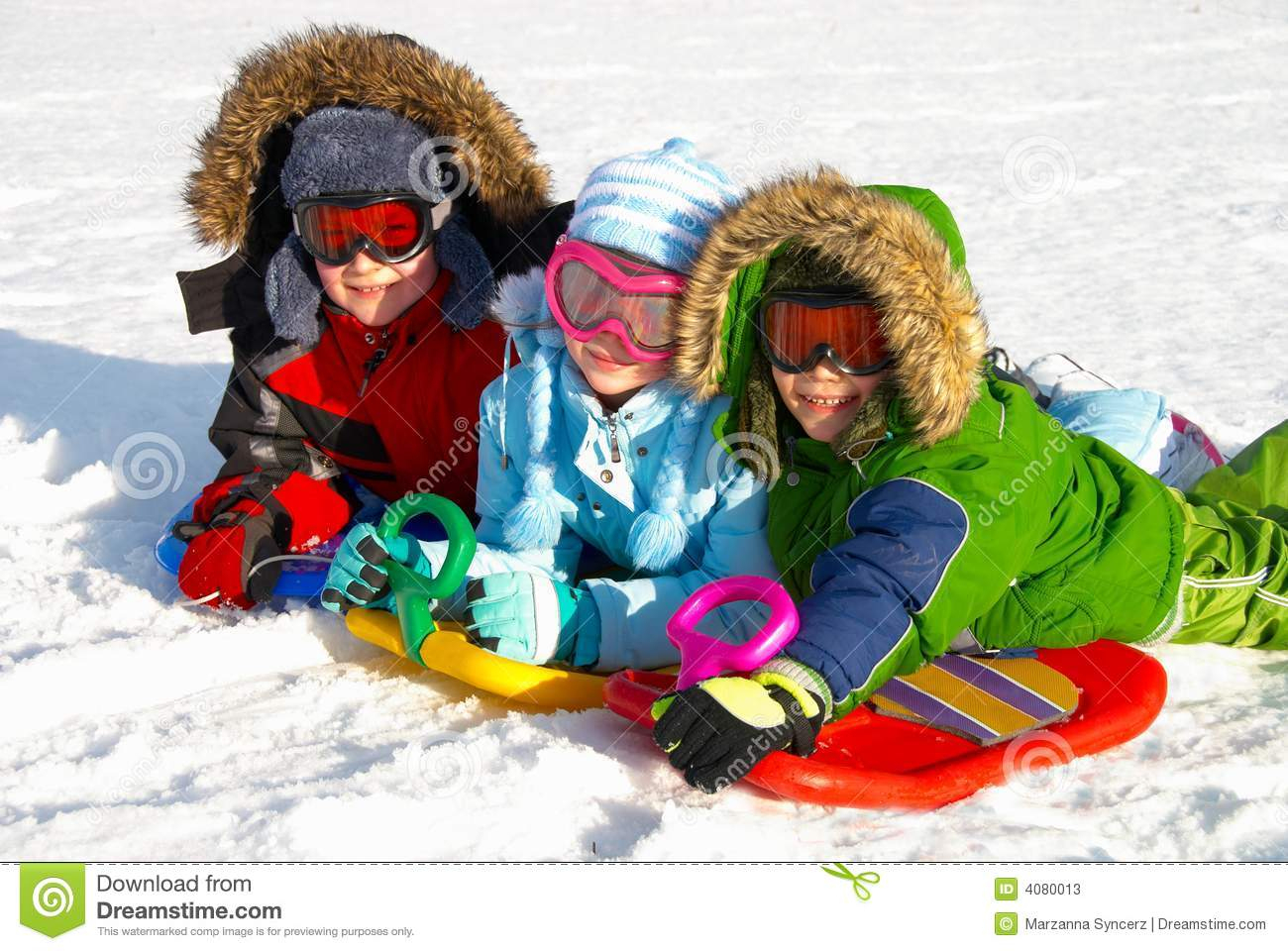 Kinder, Die Im Schnee Spielen Stockbild - Bild Von Outdoor, Zicklein bestimmt für Kinder Im Schnee Bilder