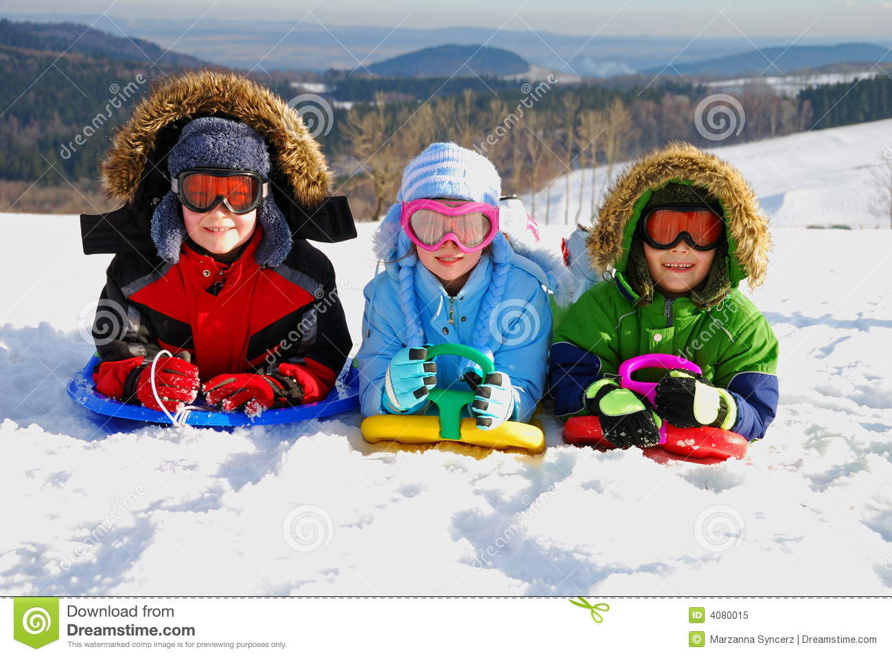 Kinder, Die Im Schnee Spielen Stockbild - Bild Von Spaß, Draußen: 4080015 in Kinder Im Schnee Bilder