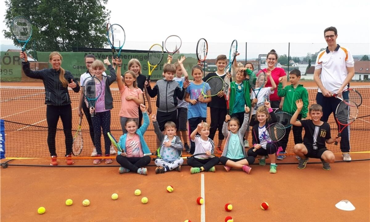 Kinder Durften Den Tennissport Ausprobieren - Region Neumarkt bestimmt für Kinder Bilder Österreich