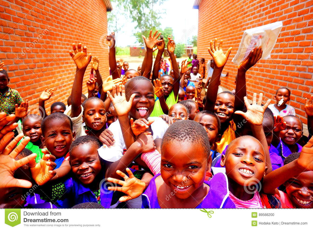 Kinder In Malawi, Afrika Redaktionelles Bild. Bild Von Zicklein - 89566200 über Unterernährte Kinder Bilder