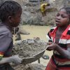 Kongo: Kinderarbeit Für Smartphones? | Afrika | Dw | 11.06.2017 über Kinder Bilder Jenseits Von Afrika