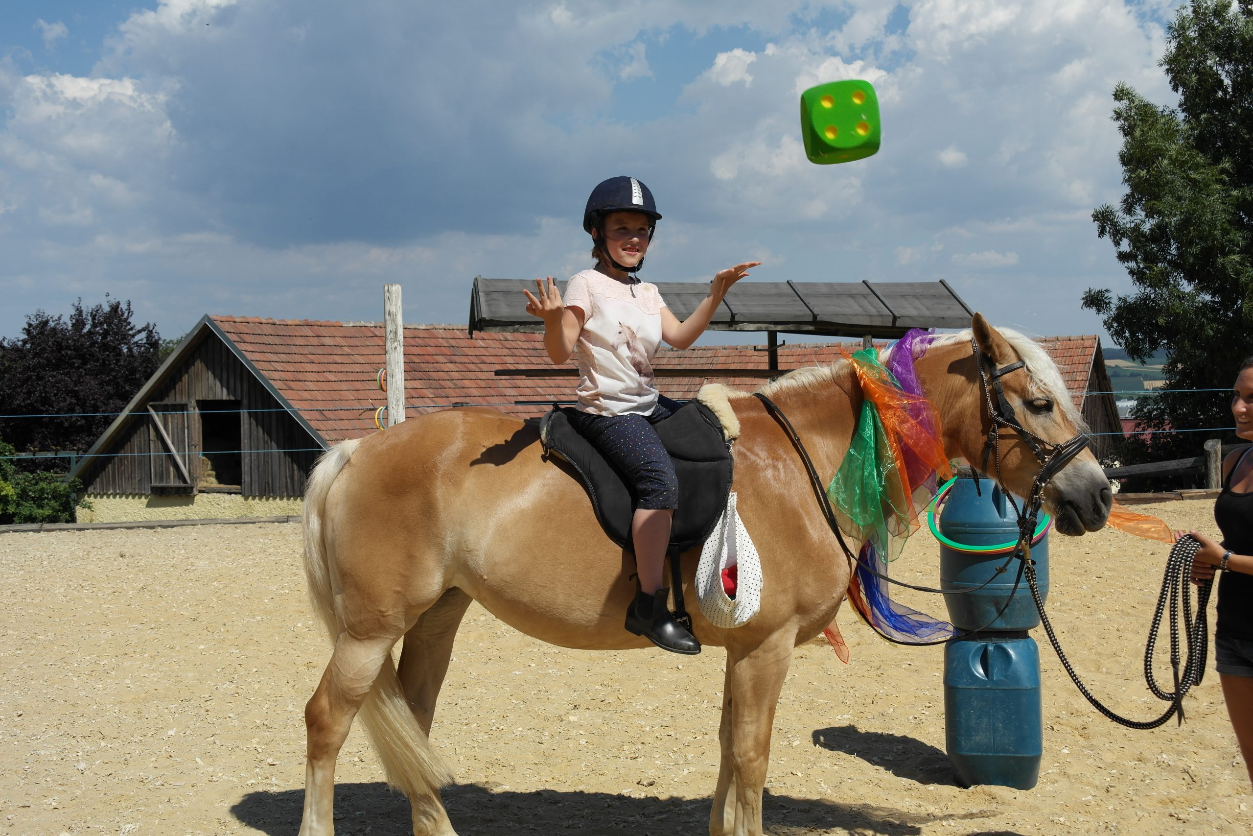 Pferdespielplatz-Spielpödagogisches Training-Galerie-Kinder Und Pferde in Kinder Bilder Binnen Und Pferde
