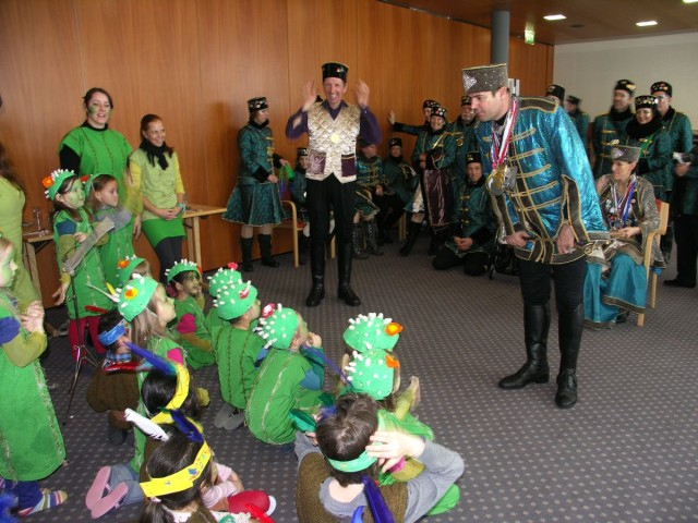 Prinzenpaar Bregenz 2013 - Kindergartenbesuche ganzes Kinder Bilder Samt Lied,