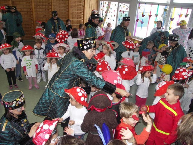 Prinzenpaar Bregenz 2013 - Kindergartenbesuche in Kinder Bilder Samt Lied,