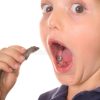 Recht Kleines Mädchen Mit Den Hässlichen Zähnen Vertikal Stockbild bestimmt für Bilder Kinder Mit Schlechten Zähnen