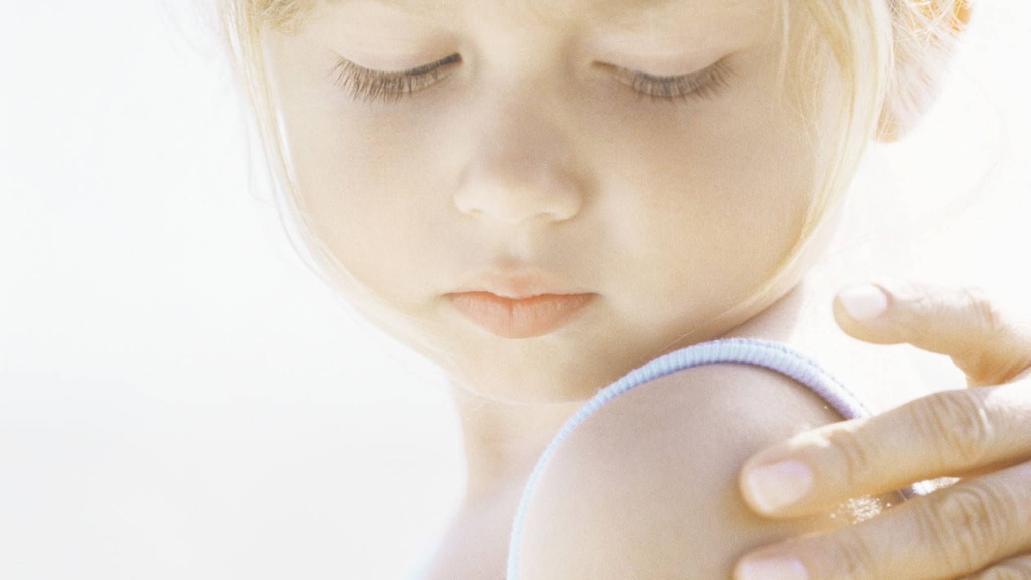 Rote Flecken Kleinkind Ganzer Korper - Ganzer 2020 für Kind Nesselsucht Bilder