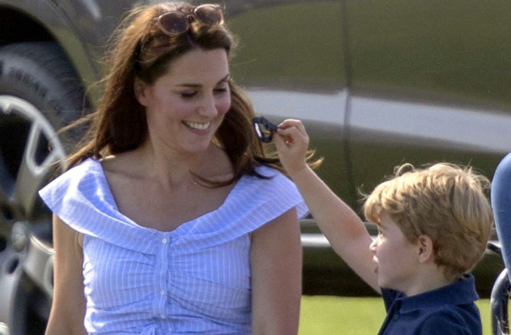 Royals Auf Familienausflug Bei Tetbury: Prinz William Spielt Polo innen Kate Und William Kinder Bilder