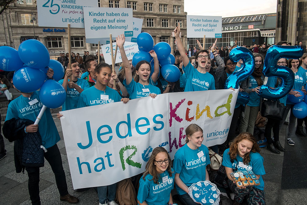 Tag Der Kinderrechte: Dialog Mit Politikern | Unicef-Presse verwandt mit Kinder Bilder Über Deutschland,