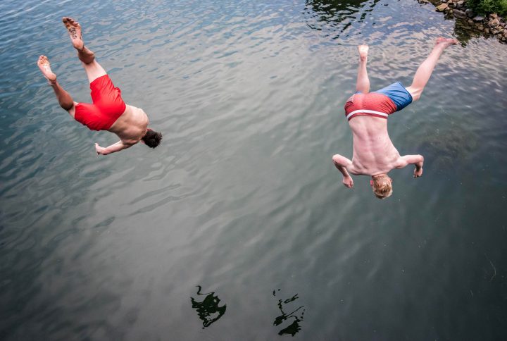 Viele Badetote: Kind In Rhein Fortgerissen, Unfälle Im Bodensee - Baden verwandt mit Kinder Bilder Unter Wasser