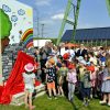 Von Kindern Gestaltetes Stück Der Berliner Mauer Enthüllt - Lokalklick.eu über Kinder Bilder Ausserhalb Der Eu
