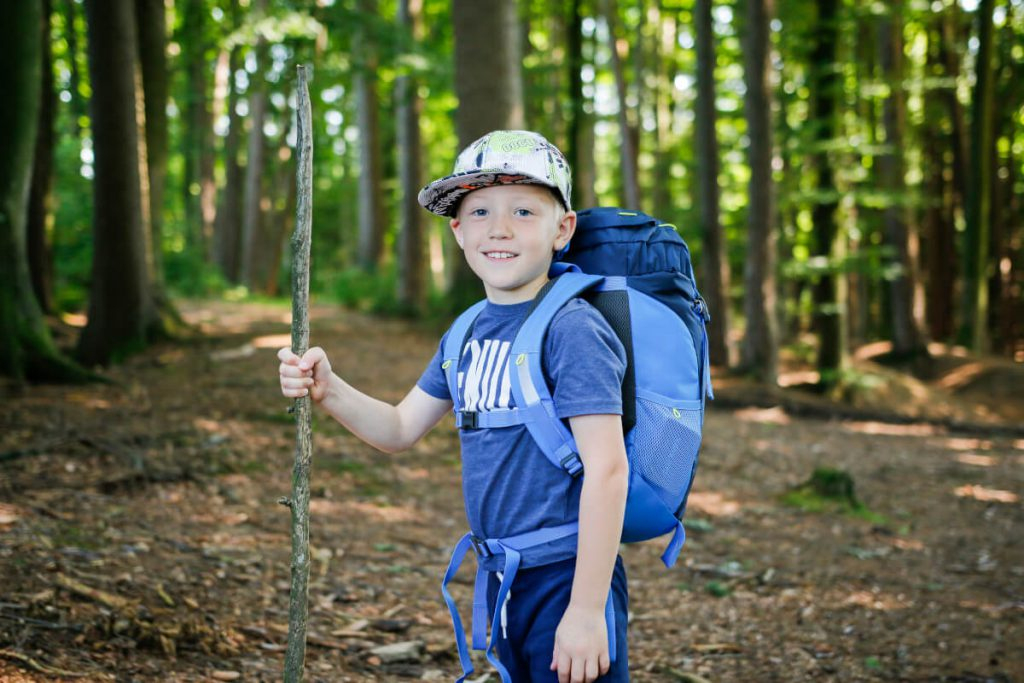 Wandern Mit Kindern - Hier Findest Du 5 Bewährte Tipps ganzes Kinder Bilder Wald