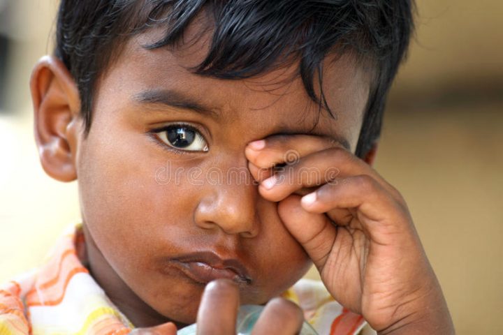 Weinender Junge Stockfoto. Bild Von Schauen, Asiatisch - 15356746 ganzes Nenas Kinder Bilder