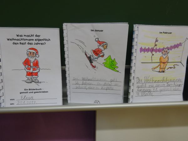 Was macht der Weihnachtsmann das ganze Jahr über?