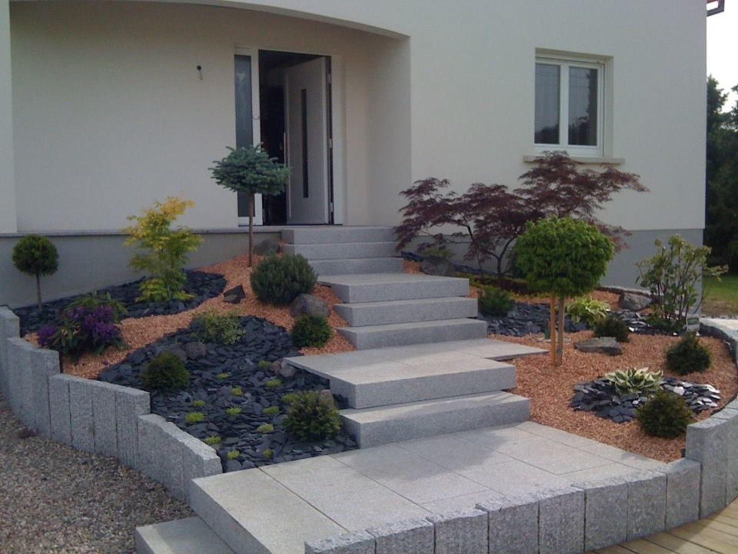 23 Perfekte Gärten, Um Den Eingang Ihres Hauses Zu Schmücken In 2020 verwandt mit Hauseingang Treppe Modern