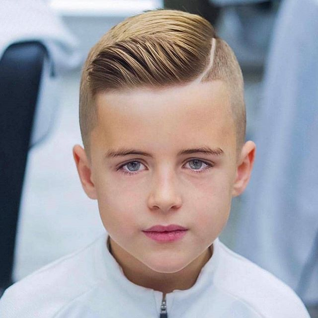 25 Neu Moderne Männerfrisuren Scheitel  Jungen Haarschnitt, Junge mit Kinder Frisuren Jungs