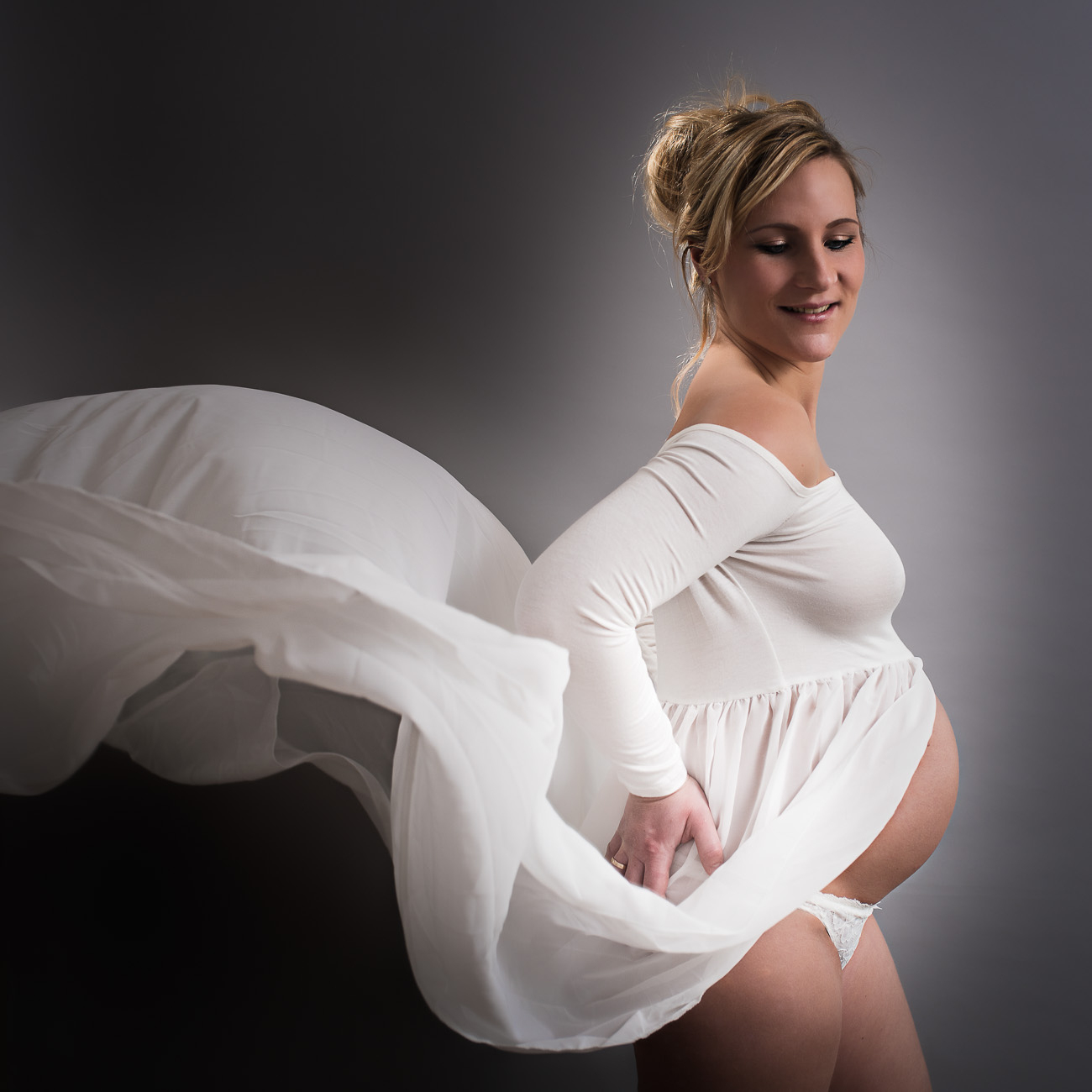 Babybauch-Shooting-Schwangerschaftsfotos I Traumkind-Fotos in Babybauch Shooting Ideen