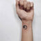 Dezente Tattoos Am Handgelenk: 25+ Coole Motive Für Frauen! mit Kleine Tattoos Mit Bedeutung Handgelenk