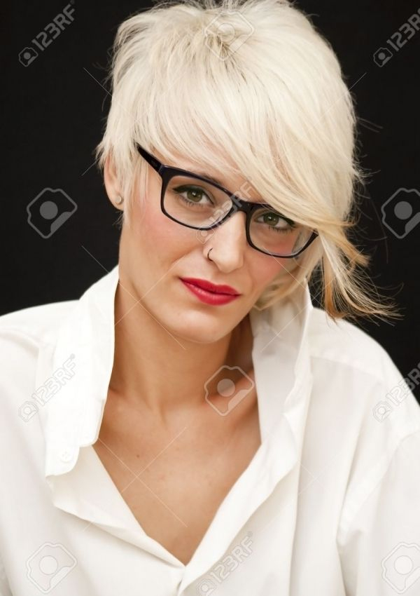 Kurzhaaschnitte Für Menschen Mit Brille - Kurzhaarfrisuren Frauen ganzes Frech Kurzhaarfrisuren Mit Brille