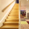 Modernes Treppendesign Mit Led-Lichtband. Gerade Betontreppe Mit innen Hauseingang Treppe Modern