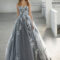 Schulterfreies Brautkleid Mit Corsage Und Spitzenapplikationen Auf über Hochzeitskleider Mit Ärmeln