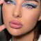 Stunning Makeup Looks 2021 : Blue And Electric Blue Makeup Look bestimmt für Make Up Looks