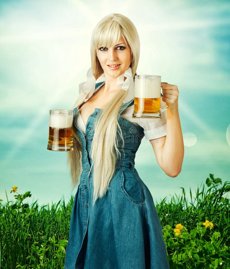 Y Meest Oktoberfest Vrouw En Bier Stock Foto - Image Of Beieren innen Lustige Bier Bilder Mit Frauen