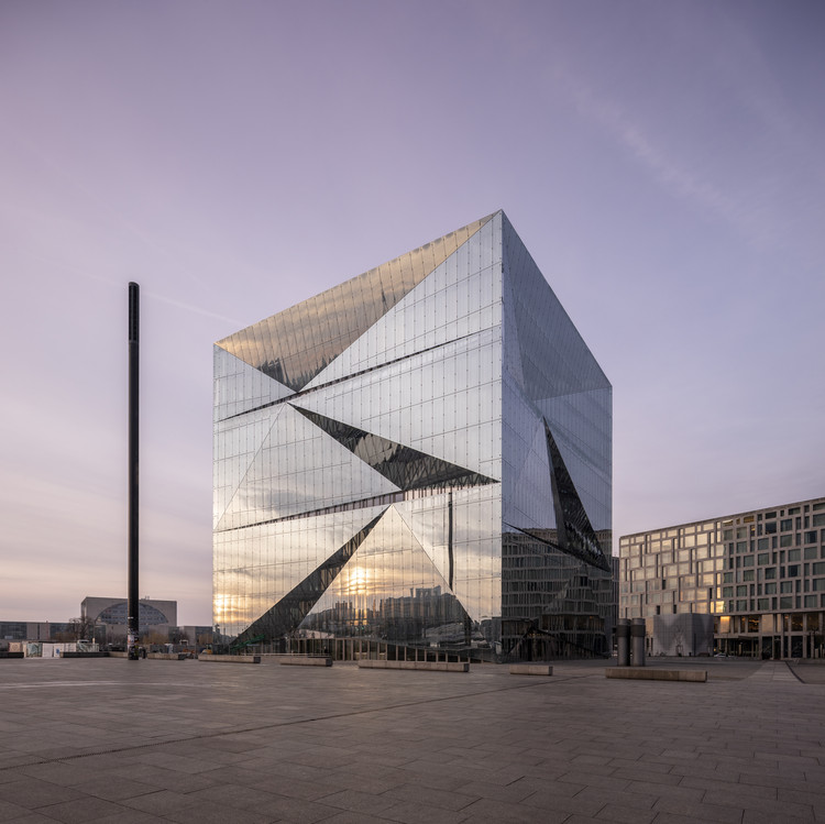 cube berlin Smart Office Building / 3XN | ArchDaily