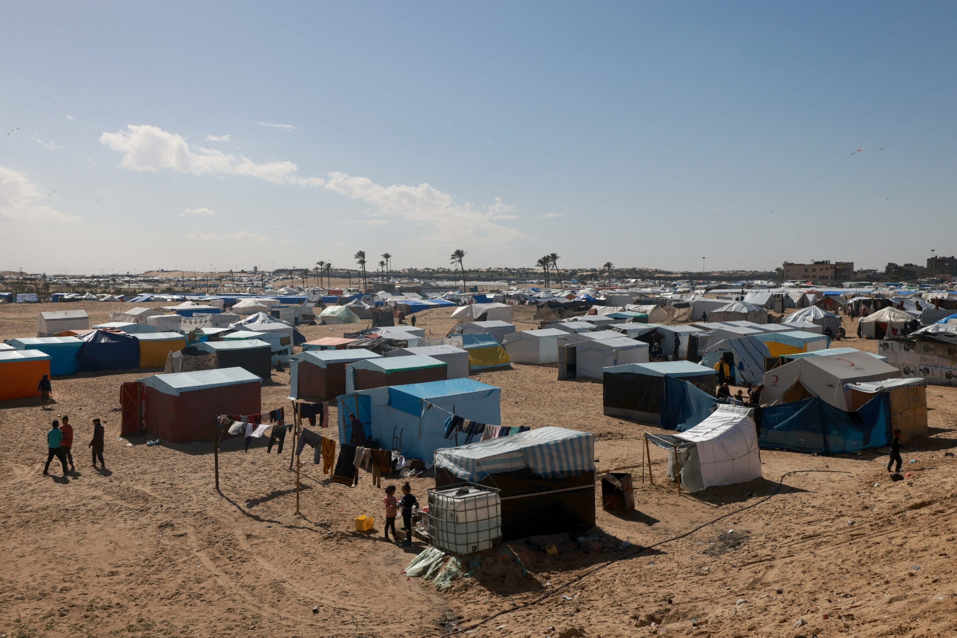 Fears grow in south Gazan city of Rafah as Israel targets ground