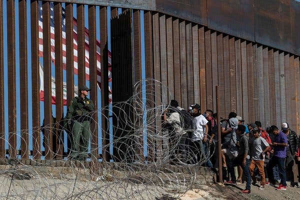 Migrants at the Border: Here’s Why There’s No Clear End to Chaos - The