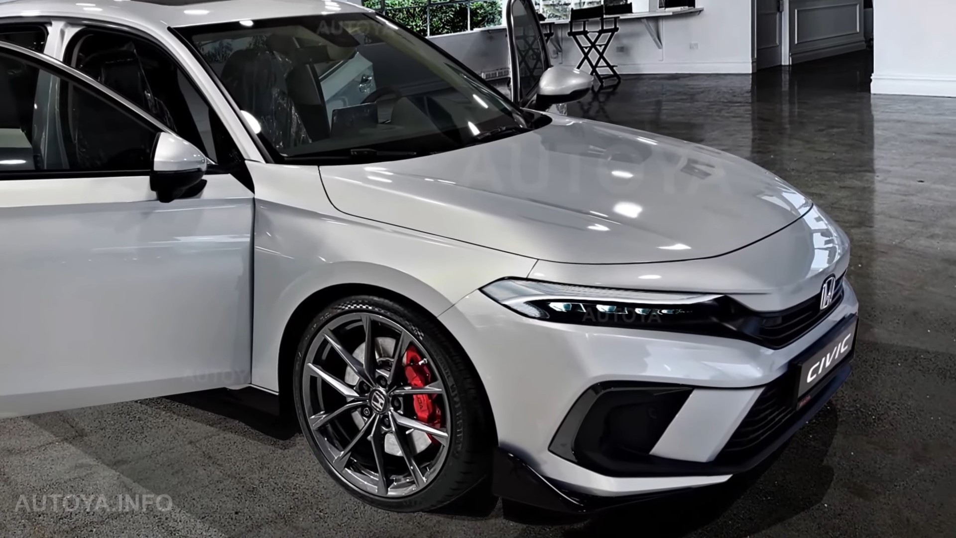 2025 Honda Civic Gets an Unofficial Refresh, Spills the PHEV Beans