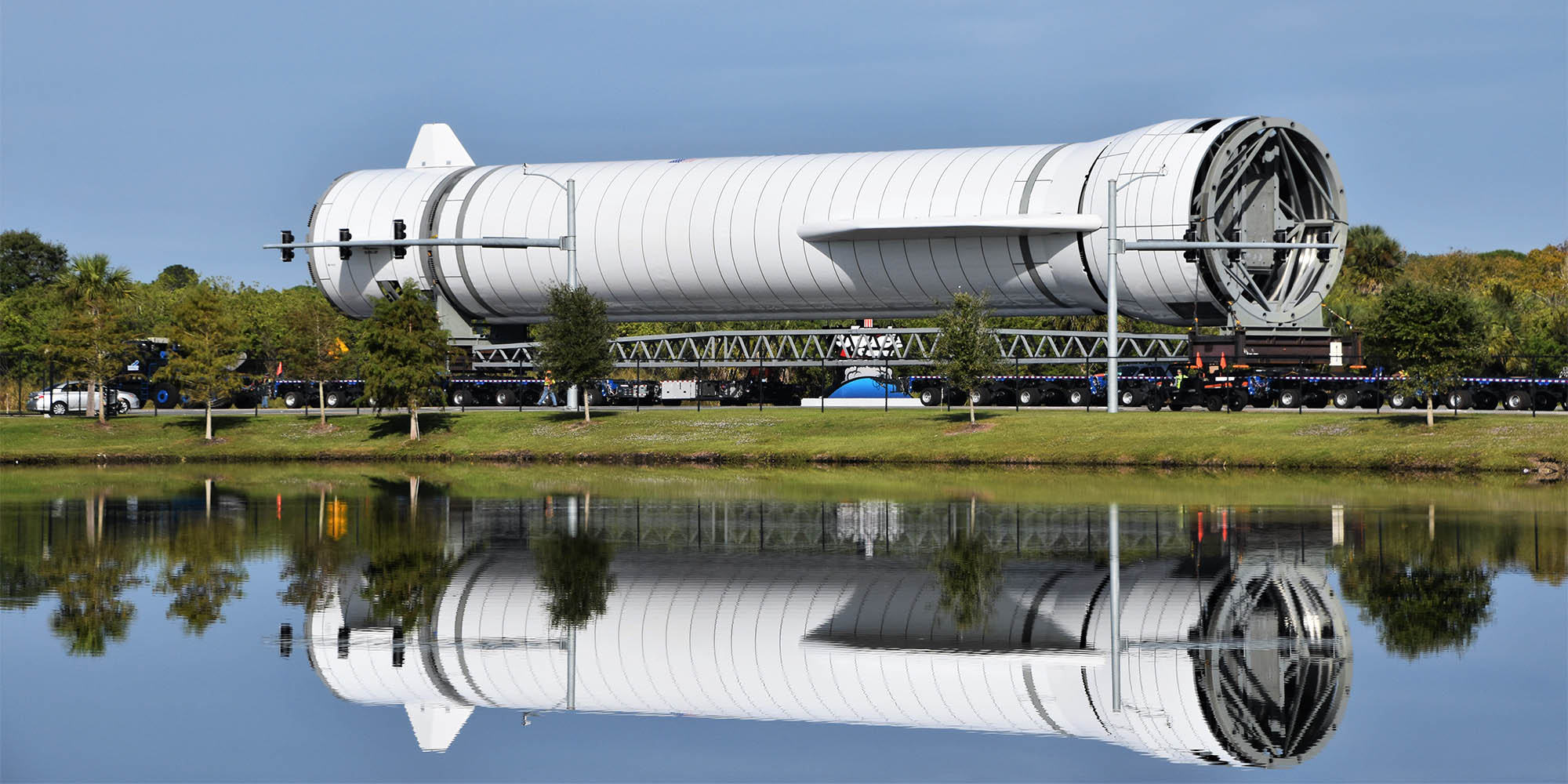 Blue Origin is moving in next door to SpaceX at Port Canaveral