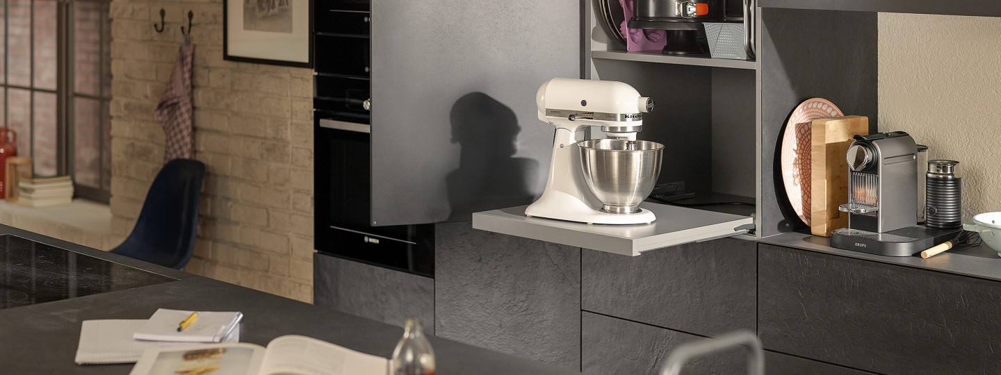 Blum offers practical pull-out shelf lock for MOVENTO and TANDEM | Blum