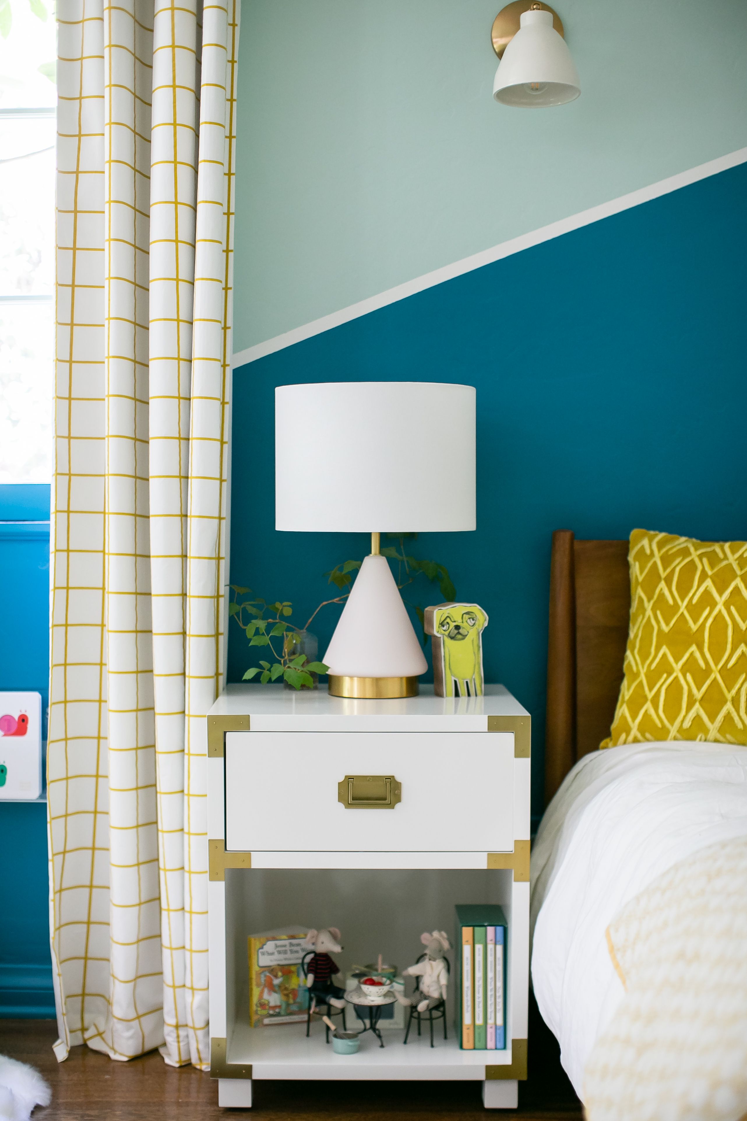 Light House Paint Colors: Refresh Your Home with These Trendy Shades!