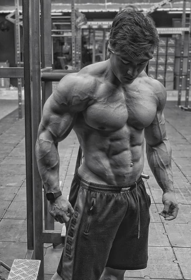 the beauty of male muscle: Daniel