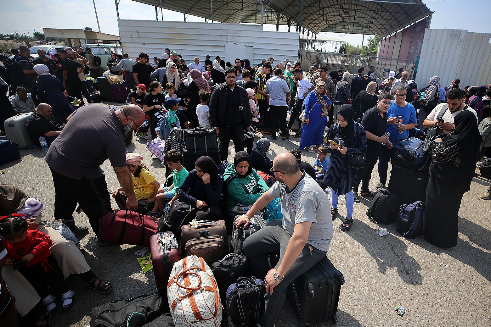 Why is Egypt's border with Gaza closed?